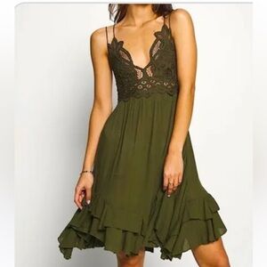 Miami Lace Front Strappy Dress Size Large